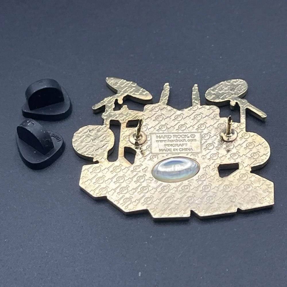 2008 Hard‎ Rock Casino Happy Birthday Drum Set Seminole Tampa VIP Lapel Hat Pin